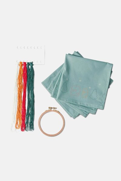 Tchibo 4 Pieces Serviette Embroidery Set, Green