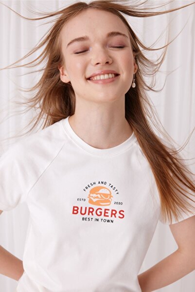 TUBİA Γυναικείο μπλουζάκι με κοντό μανίκι με στάμπα μπιφτέκι