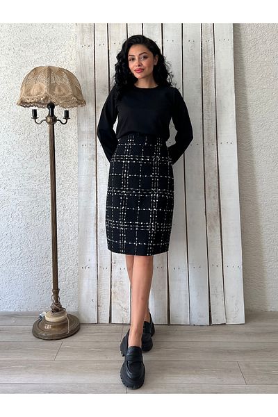KÜÇÜĞÜM BUTİK Fusta scurtă din tweed de culoare neagră