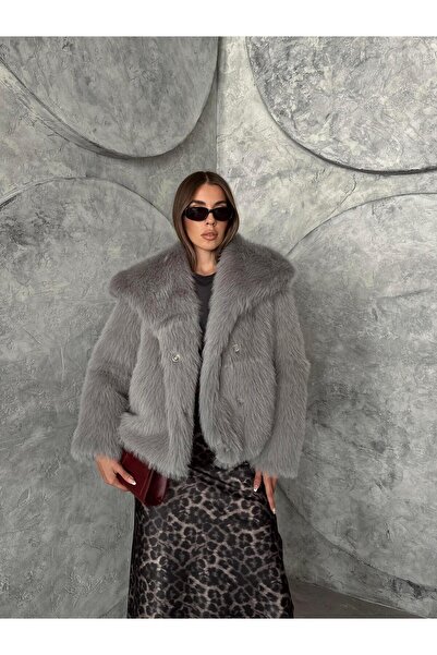 SEDA FİDAN BOUTIQUE معطف فرو فاخر بياقة واسعة باللون الرمادي