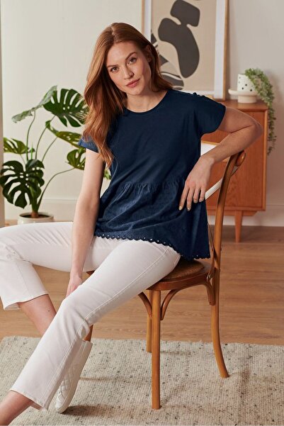 Tchibo قميص نسائي مطرز بأكمام ورقبة دائرية، أزرق داكن