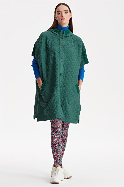 Tığ Triko Kapüşonlu Kapitone Triko Desenli Panço Koyu Yeşil