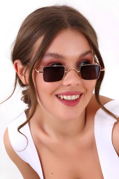 Eyesofia Classic Square Minimal Unisex Brown Sunglasses