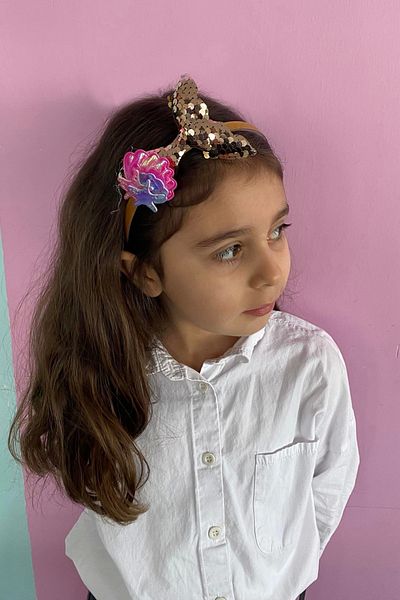 Kumsals Kids Boutique تاج أطفال بني مزين بالترتر على شكل سمكة