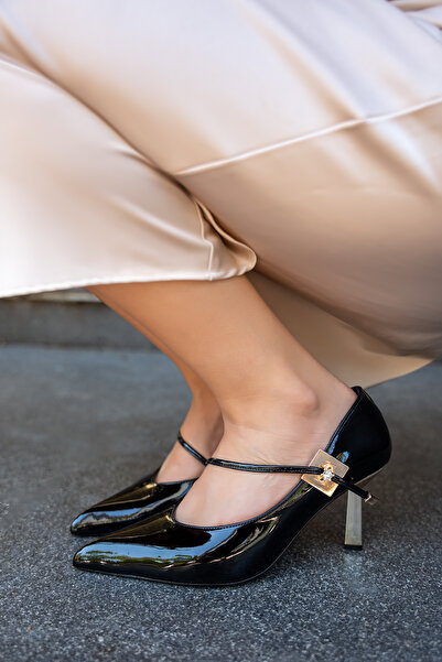 LAMİNTA Carina Siyah Üçgen Gold Topuklu Gold Detaylı Taşlı Kadın Topuklu Ayakkabı