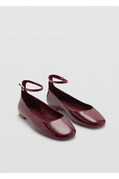 MANGO Woman Ballerinas mit Streifen in Lacklederoptik