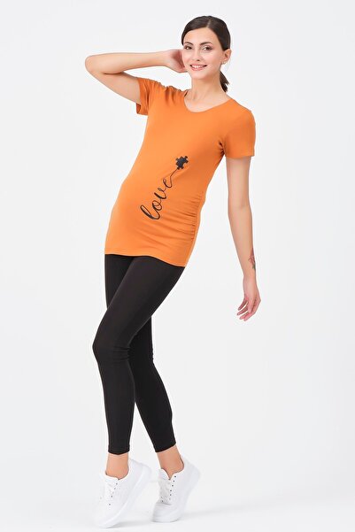 BUSA Футболка з принтом «Love» для вагітних з V-подібним вирізом