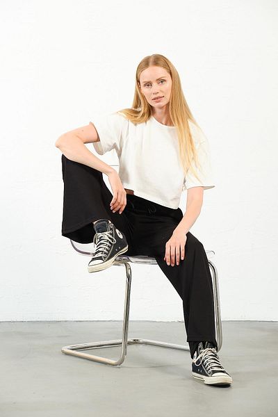 BUSA Pantaloni de trening pentru femei Black Modal - Picior lat