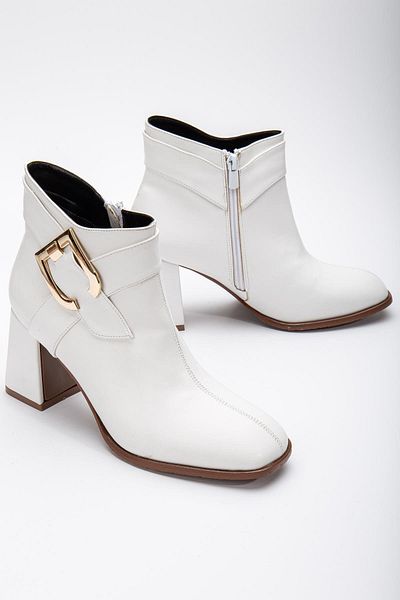 Dilimler Ayakkabı White Women's Thick Heeled Boots with Skin Metal Belt