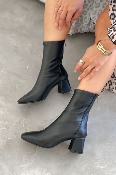 Shoebutik Μαύρες δερμάτινες μπότες Helia