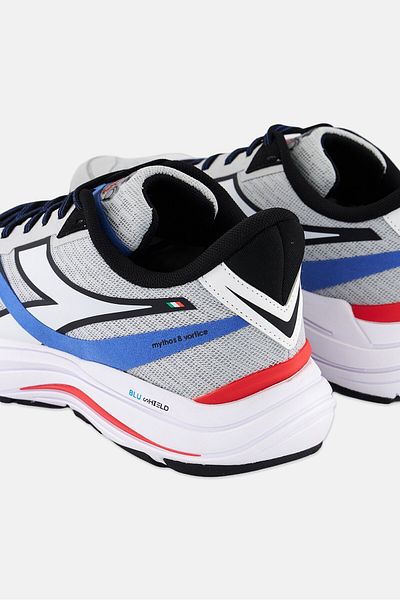 Diadora حذاء رياضي Mythos Blushield 8 Vortice للرجال، رمادي