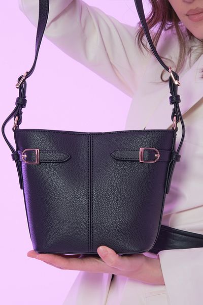 Garbalia Tokyo - Black Women's Shoulder Bag with Adjustable Strap, Wide Compartment, Zipper and Magnet