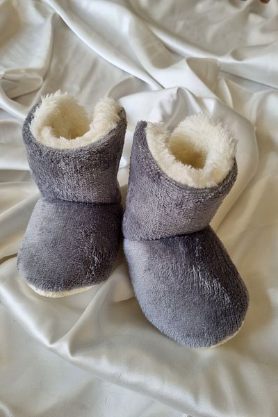 Trade Bazaar 0-12 Months Baby Slippers - Plush, Furry Non-Slip Sole Booties