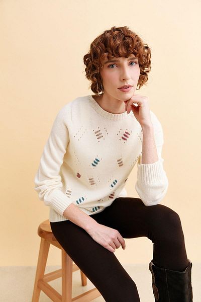 Desen Triko Women's Seamless Crew Neck Wool Sweater - Bone Model
