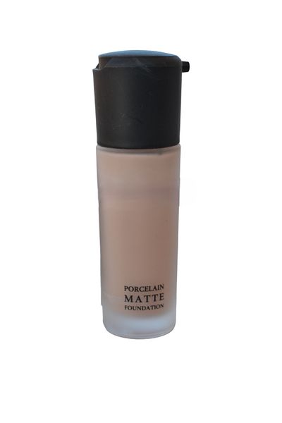 Royal paris Mc Ellyn Porcelaın Matte Foundation 02
