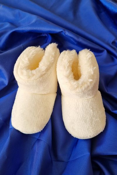 Trade Bazaar 0-12 Months Baby Slippers - Plush, Furry Non-Slip Sole Booties