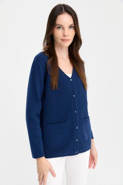Desen Triko Indigo Women's Wool Cardigan - V-Neck, Seamless, Checkered and Buttoned