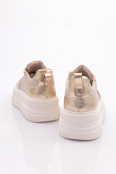 DGN 1042 Women's Thick Sole Laced Sports Shoes