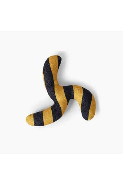 Home Box Feline Bee Boomerang Toy