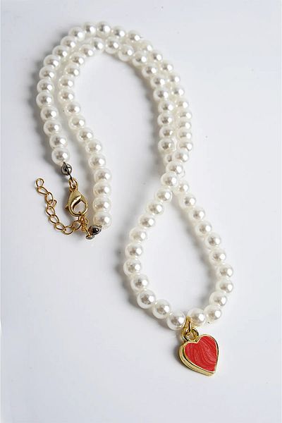 EUROMODA Gold Colored Pearl Necklace with Pearl and Pearl Heart Design
