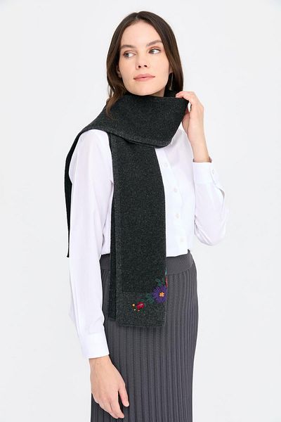 Desen Triko Camolă de damă cu broderie afumată și chenar