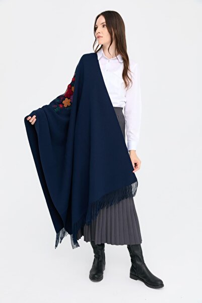 Desen Triko Жіночий шаль з синьою квітковою вишивкою