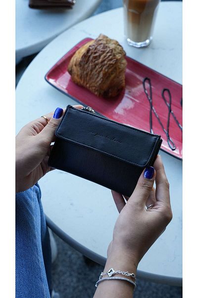 Crew Leather Lisbon Women's Wallet - Cover Detailed