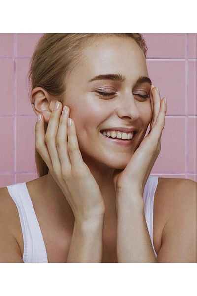 NIVEA Nourishing Face Care Cream 100ml, 24 Hour Moisturizing, Makeup Base, Does Not Leave a Greasy Feeling, Quickly Absorbed