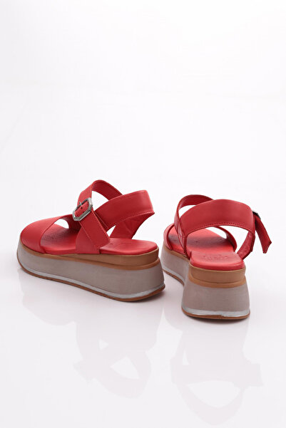 DGN Women's Heeled Shoes 236135108