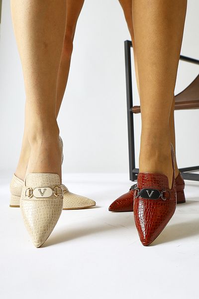 Limoya Jilan Burgundy Crocodile Print Leather Buckle Detailed Pointed Toe Women's Shoes