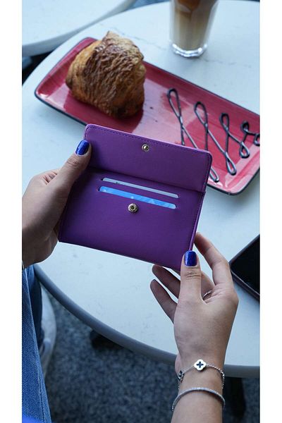 Crew Leather Lisbon Women's Wallet - Cover Detailed