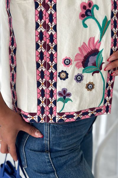 FEMELLE Women's Ecru Floral Embroidered Vest