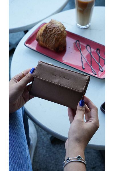 Crew Leather Lisbon Women's Wallet - Cover Detailed