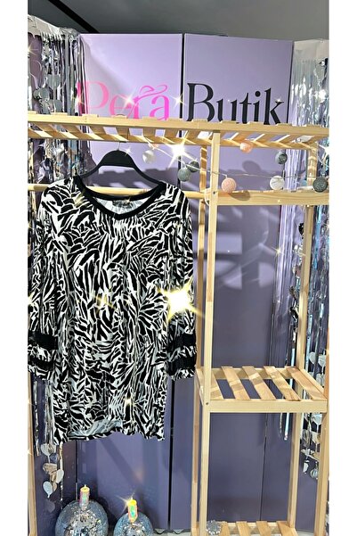 ALPERBUTİK ZEBRA DESEN KISA KOLLU BLUZ