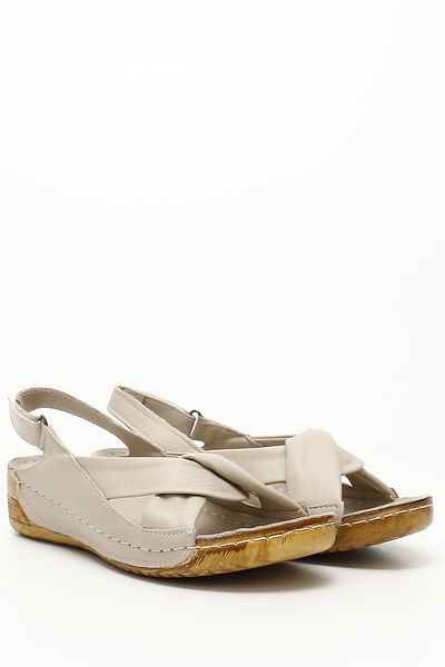GÖNDERİ(R) Women/Girls Cream Genuine Leather Wedge Sole Comfort Sandals