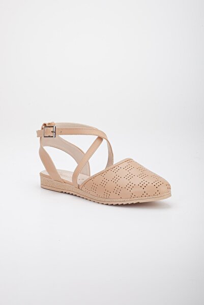 Dilimler Ayakkabı Nude Women's Ballerinas with Laser Printed Cross Helmet on the Face