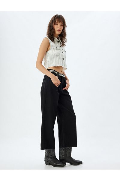 Koton Bequeme Crop Jeans mit Standardbund - Weites Bein, geknöpft - Wide Crop Leg Jeans