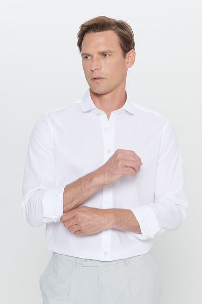 ALTINYILDIZ CLASSICS Weißes Slim-Fit Slim-Fit-Hemd mit kleinem italienischem Revers und Dobby für Herren