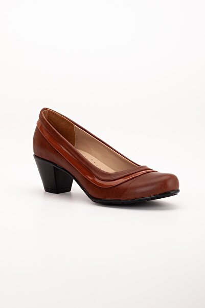 Dilimler Ayakkabı Tan Women's Daily Classic Heeled Shoes - Patent Leather and Skin Ready Sole