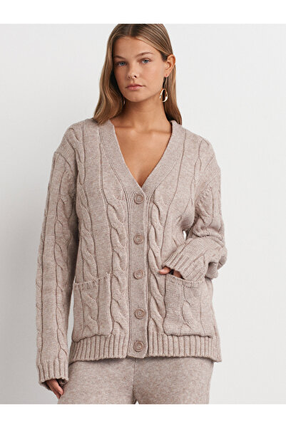 Dilvin 60266 Μοντέλο πλεκτή ζακέτα με λαιμόκοψη V και λεπτομέρεια πλέξης μαλλιών - Mink M.