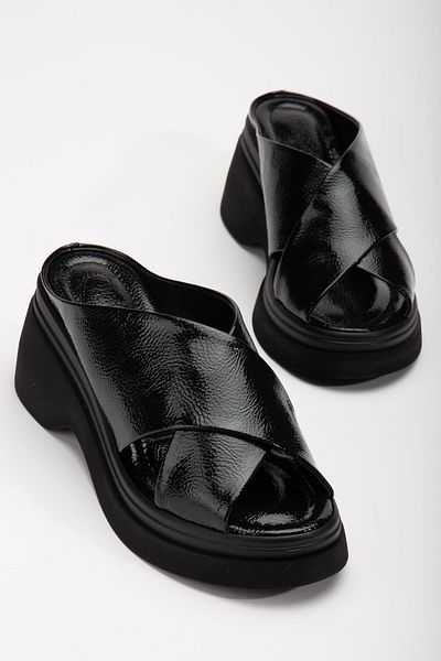 Dilimler Ayakkabı Black Patent Leather Wedge Heeled Women's Slippers - Thick Cross Strap