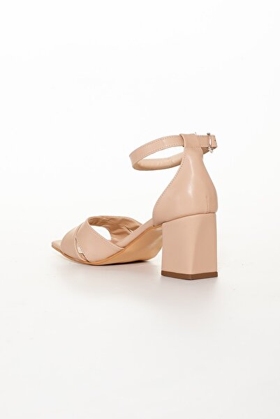Dilimler Ayakkabı Cross Thick Band Nude Women's Heeled Sandals