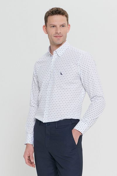 ALTINYILDIZ CLASSICS Weiß-blaues Slim-Fit-Hemd für Herren aus 100 % Baumwolle mit verstecktem Knopfkragen und bedrucktem Hemd