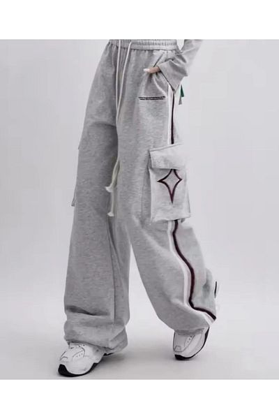DENİKK Yudoowear, πλεκτό μαύρο φούτερ με στάμπα με αστέρια με τσέπες cargo