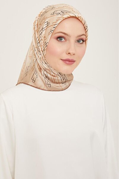 Armine Eșarfă de mătase Tivil cu model text bej 9142 - 52