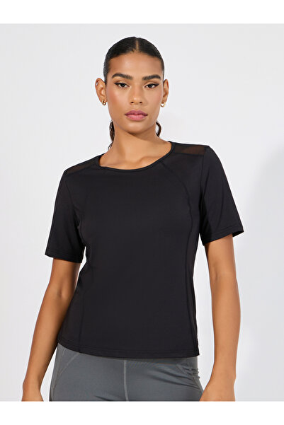 Styli بلوزة بأكمام قصيرة مع تفاصيل نصية من الخلف وجزء شبكي