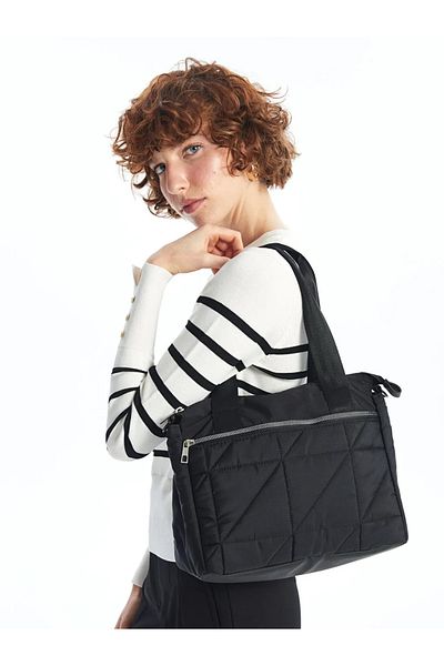 LC Waikiki LCW ACCESSORIES Μαύρη γυναικεία τσάντα ώμου με ρυθμιζόμενο λουράκι