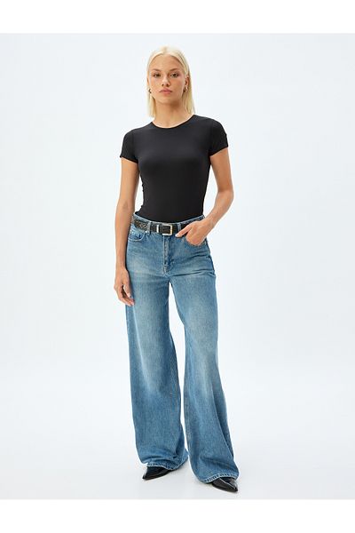 Koton Tricou de bază cu mânecă scurtă, cu decolteu, slim fit