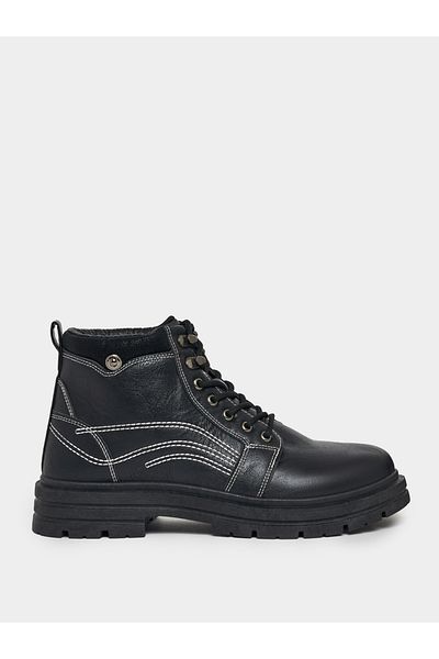 Styli Vintage Round Toe Embroidered Ankle Boots