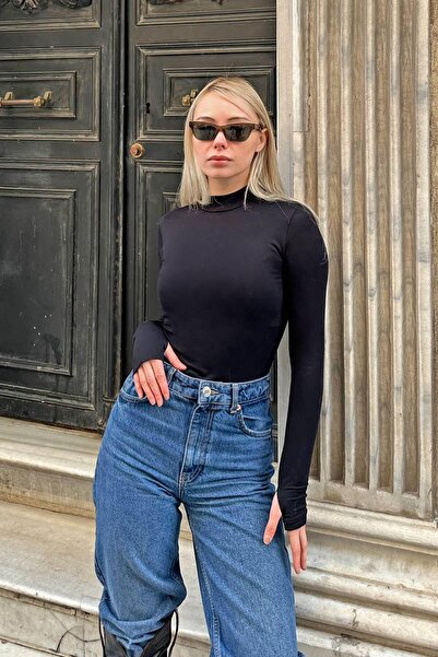 Swist Detailní dámská halenka s černým Poi Fingerem